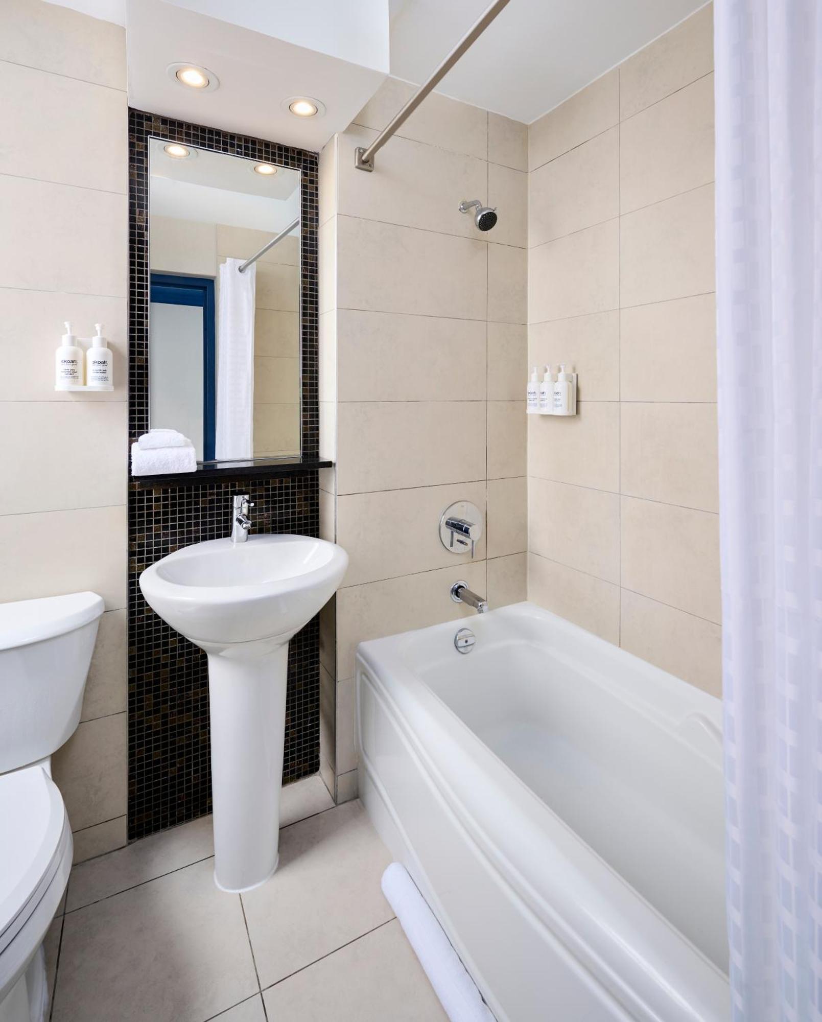 Hotel Victoria Toronto Luaran gambar